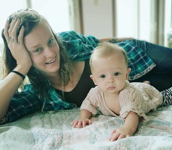 Kinh ngạc với hình ảnh giọt sữa mẹ dưới kính hiển vi