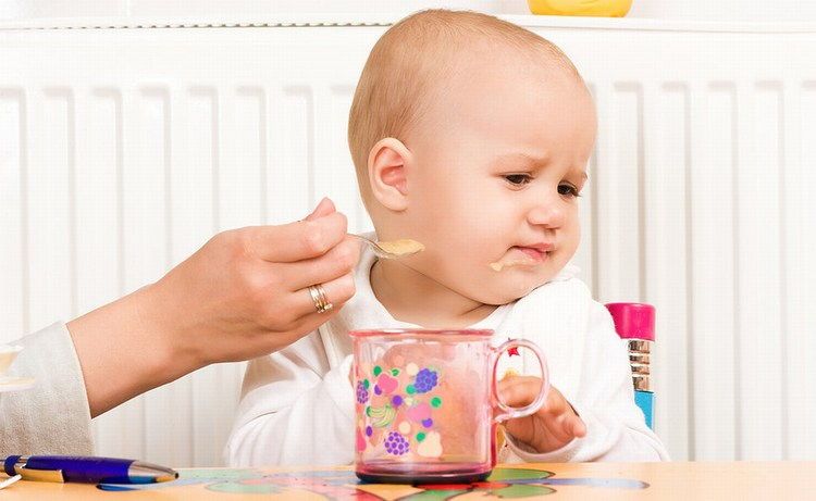 Trẻ mọc răng nên ăn gì?