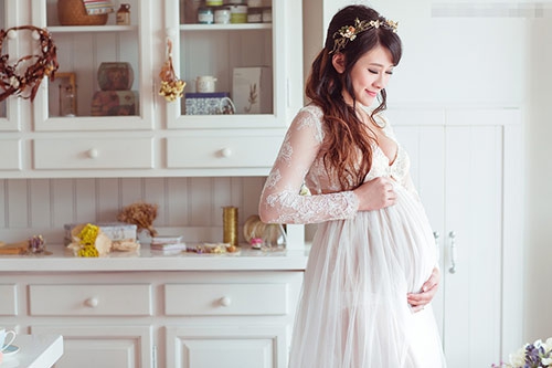 Mẹ bầu ăn gì để con sinh ra da trắng min màng