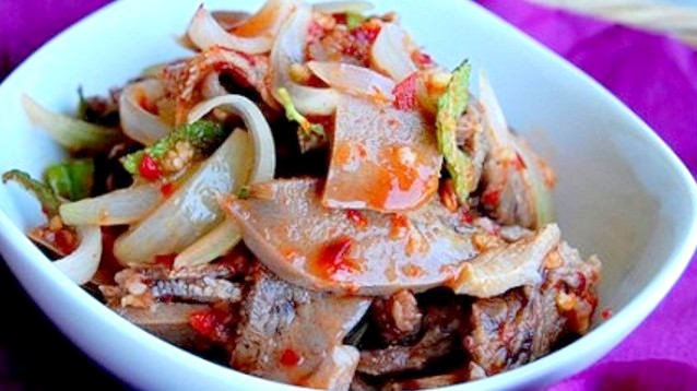 Lưỡi lợn xào hành tây