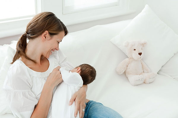 Phụ nữ mới sinh có nên ăn tôm, tép?