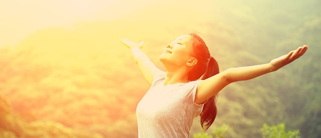 Carbohydrate tham gia vào quá trình sản xuất serotonin, thúc đẩy cảm giác bình tĩnh, thư giãn, hạnh phúc và tập trung.