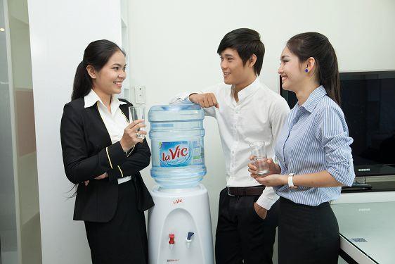 Dân văn phòng nên Uống đủ nước