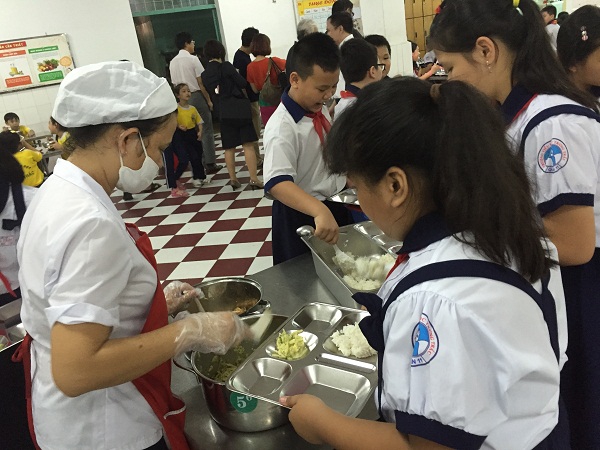 Triển khai dự án bữa ăn học đường trên toàn quốc Triển khai dự án bữa ăn học đường trên toàn quốc