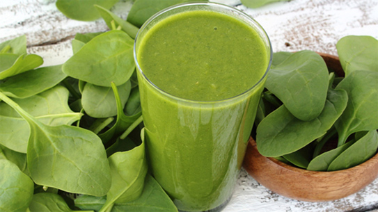 6 loại sinh tố giúp bạn cải thiện chứng đau lưng